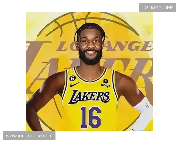 艾顿的护框与中距离能力成为湖人补强决策的核心因素